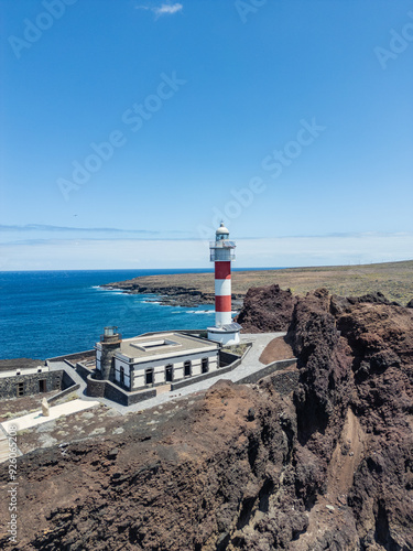 TENERIFE FARO bianco e rosso DI PUNTA DE TENO E PANORAMA OCEANO ATLANTICO