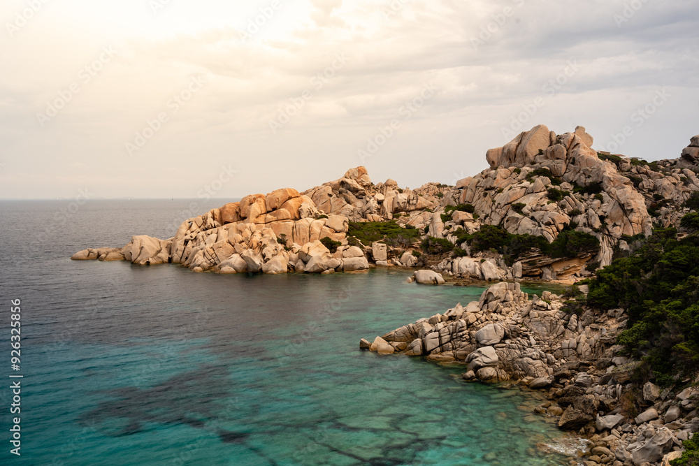 Fototapeta premium Felsen Capo Testa in Sardinien, Italien.