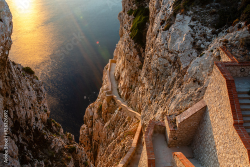 Capo Caccia, Treppen an der Steilkueste zur Grotte di Nettuno, Italien, Sardinien, Alghero