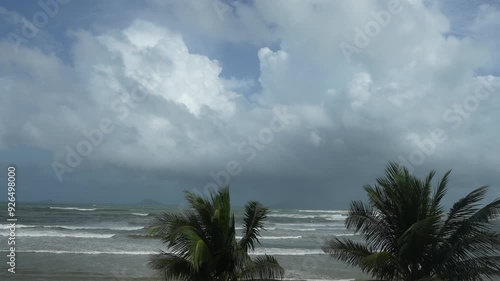 Heavy Wind after Typhoon - 台風の後の強風