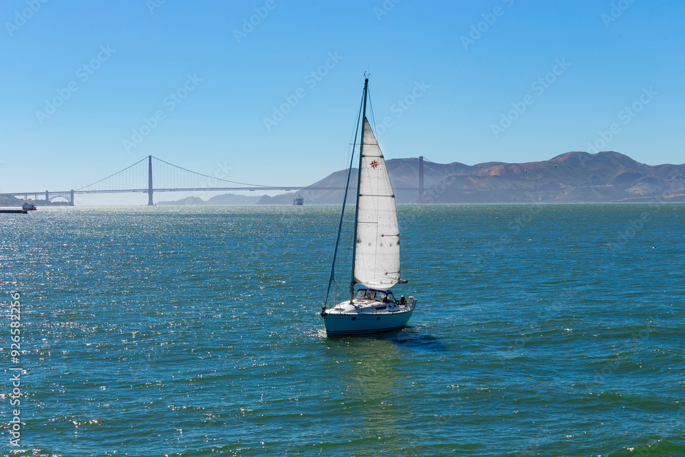 Naklejka premium Yacht in San Pablo Bay near San Francisco and Alcatraz Island