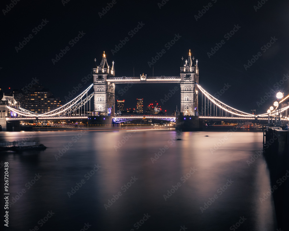 Obraz premium tower bridge at night
