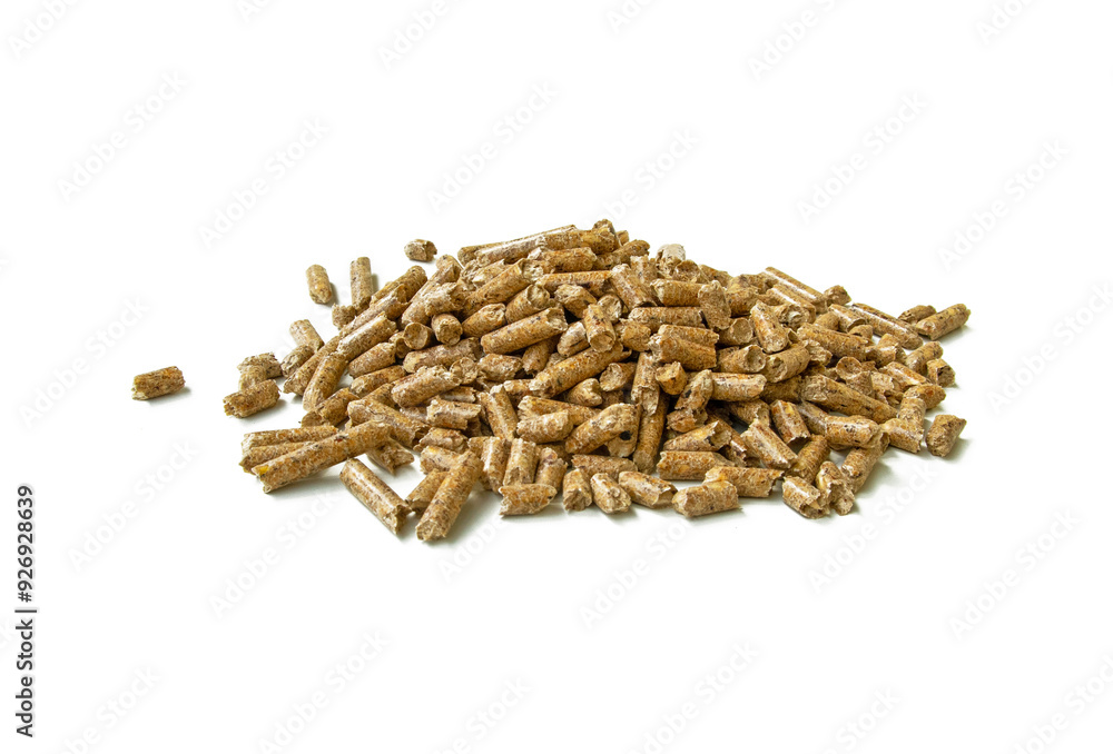 Pellet, pelet drzewny. Drewno opałowe na białym tle Pellet, pelet drzewny. Drewno opałowe na białym tle