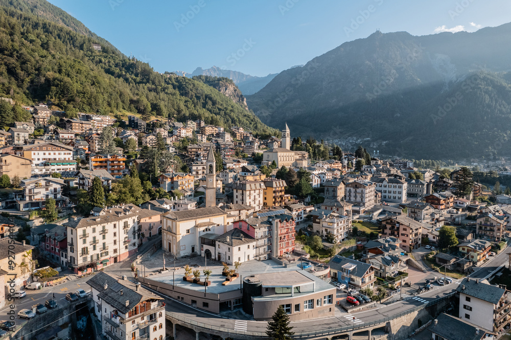 Obraz premium Alpine village of Chiesa in Valmalenco - Province of Sondrio, Valtellina. Italian Alps
