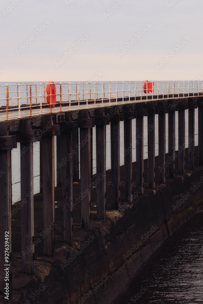 Obraz premium pier at sunset