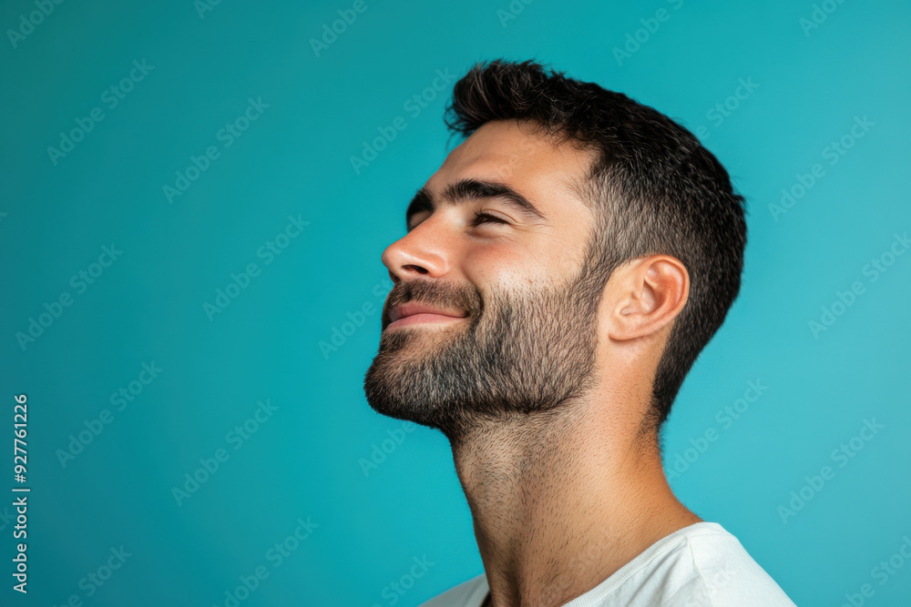 Obraz premium A close up of a man's face with her eyes closed