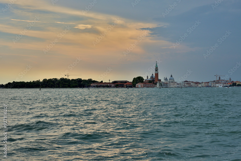 Blick auf San Giorgio Maggiore bei Abendrot Blick auf San Giorgio Maggiore bei Abendrot