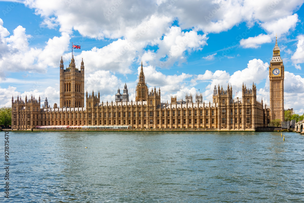 Obraz premium Houses of Parliament and Big Ben tower with Thames river, London, UK