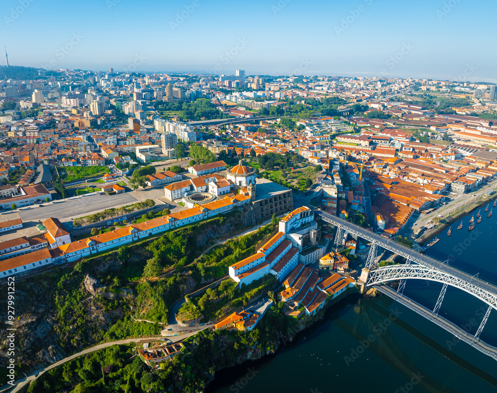 Naklejka premium View of Luis I Bridge in Porto, a coastal city in northwest Portugal known for its stately bridges and port wine production