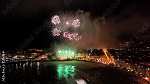 Donostia San Sebastián, bahía de la Concha en Semana Grande con los fuegos artificiales.  Clip14 photo