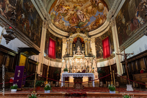 Altar in basilica di San Pietro di Castello