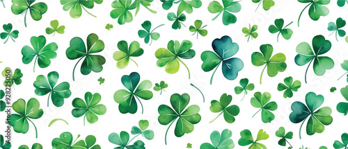 Clover leaves pattern background in watercolor style2