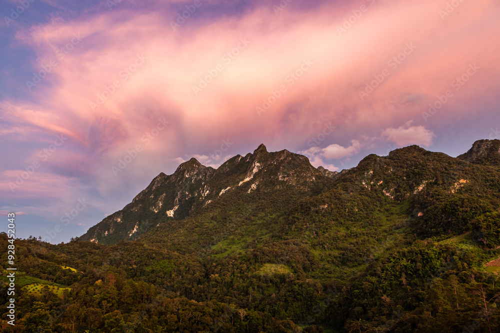 Obraz premium Chiang Dao mountain view in North Thailand. Awesome sunset over mountain peak. Nature of Thailand.