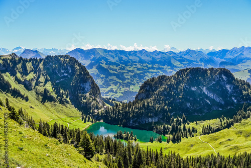 Stockhorn, Hinterstockensee, Bergsee, Mieschflue, Chrindi, Walpersbergflue, Wanderweg, Klettern, Fischer, Aussicht, Alpen, Berner Oberland, Simmental, Kanton Bern, Sommer, Schweiz