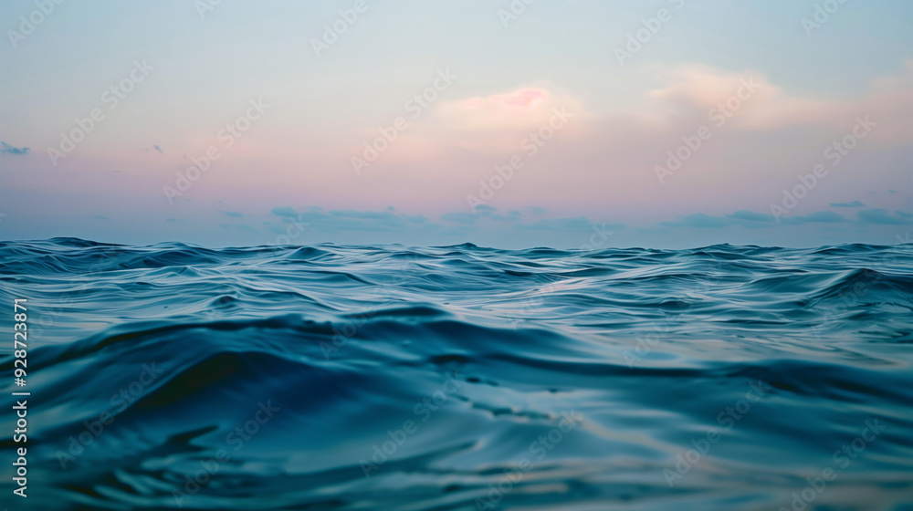 Obraz premium Crystal clear sea water at sunset