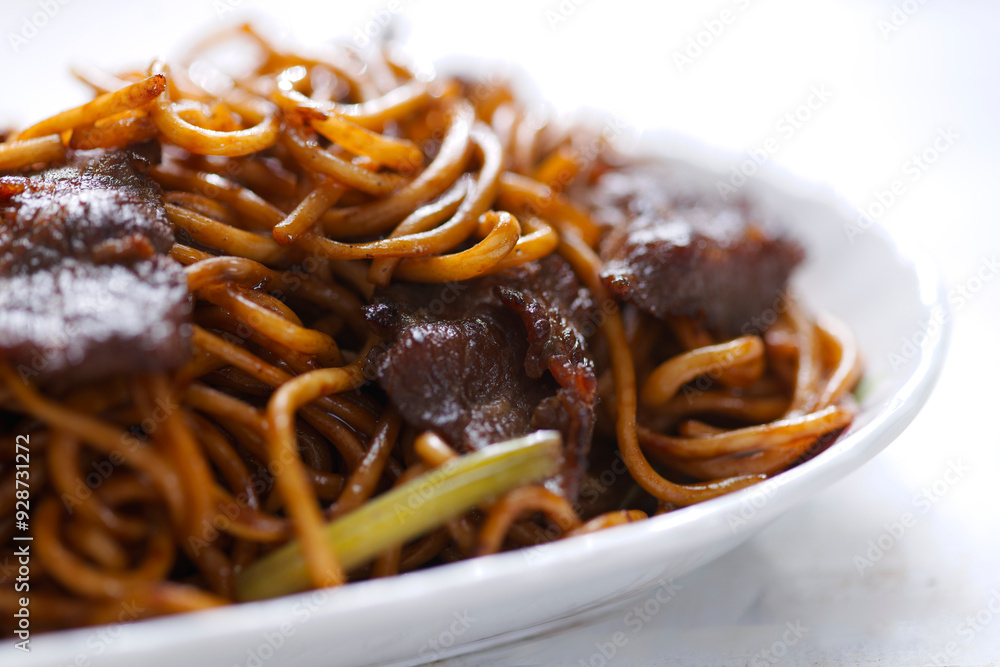 chinese beef fried noodle