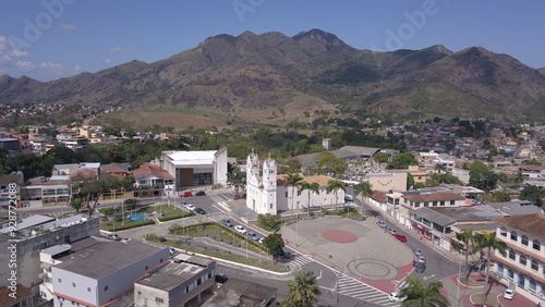 Serra Sede e o imponente Mestre Álvaro ao fundo. Serra, Espírito Santo, Brasil.
