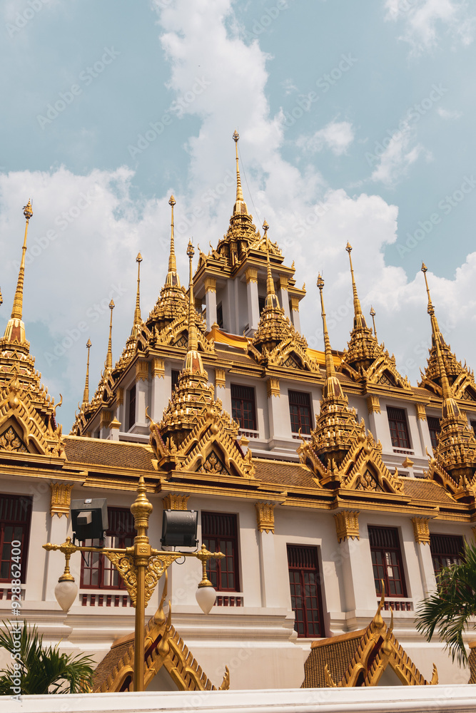 Fototapeta premium Buddhist temple in Bangkok, Thailand