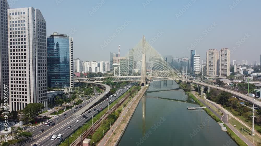 Cidade de são paulo, sp, brasil em um dia de sol de 2024 Cidade de são paulo, sp, brasil em um dia de sol de 2024