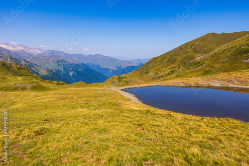 Panorama sur les Pyrénées françaises depuis le Plateau du Campsaure, à la frontière franco-espagnole