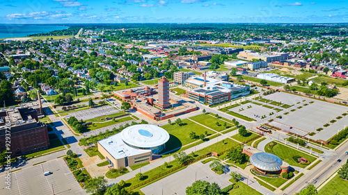 Cuadro en lienzo Aerial View of Modern Lloyd Wright Commercial Area
