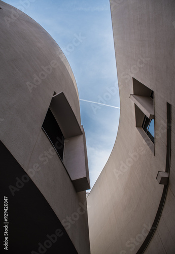Canvas Print The Barcelona Museum of Contemporary Art is situated in the Plaça dels Àngels, B