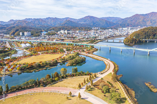 Photos Gapyeong-gun, Gyeonggi-do, South Korea - October 29, 2021: Aerial and autumnal v