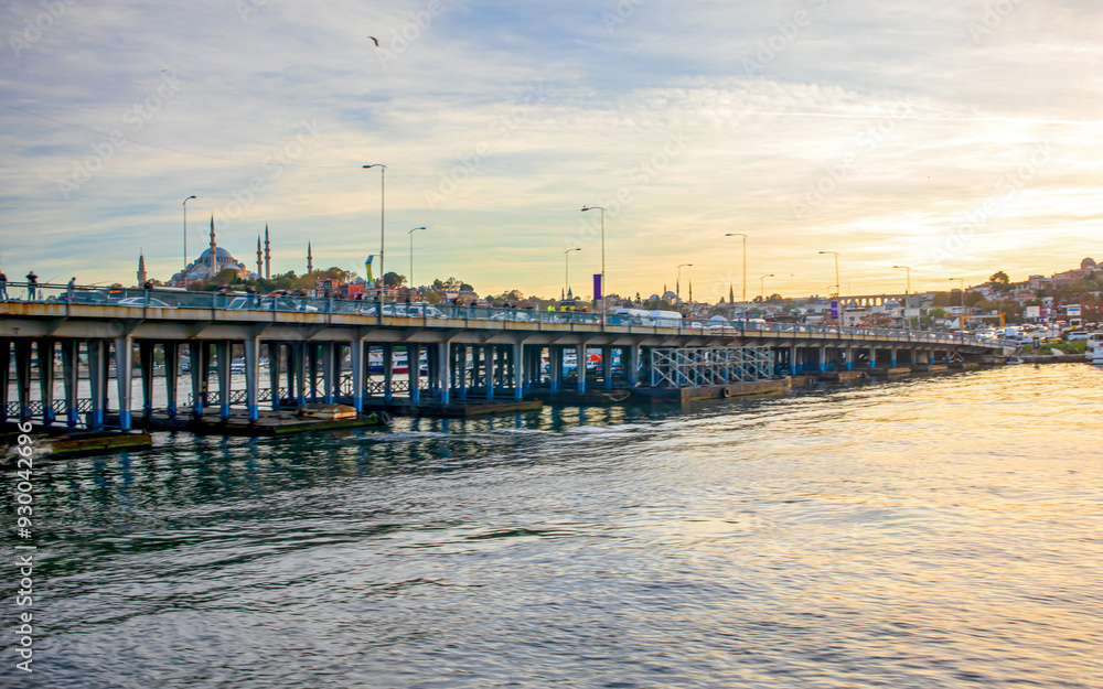 Obraz premium Galata, karakoy bridge and new mosque and old city of istanbul 
