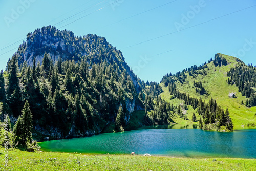 Stockhorn, Hintersockensee, Bergsee, Mieschflue, Cheibenhorn, Hinderstockenalp, Bergbahn, Fischer, Wanderweg, Alpen, Berner Oberland, Simmental, Sommer, Schweiz photo