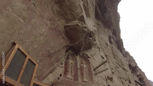  The Bingling Temple Grottoes is located in Yongjing County, Gansu Province,
