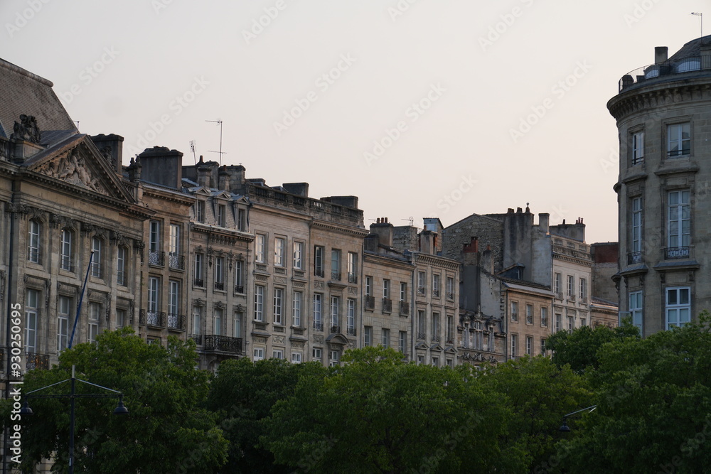Obraz premium Bordeaux au crépuscule 