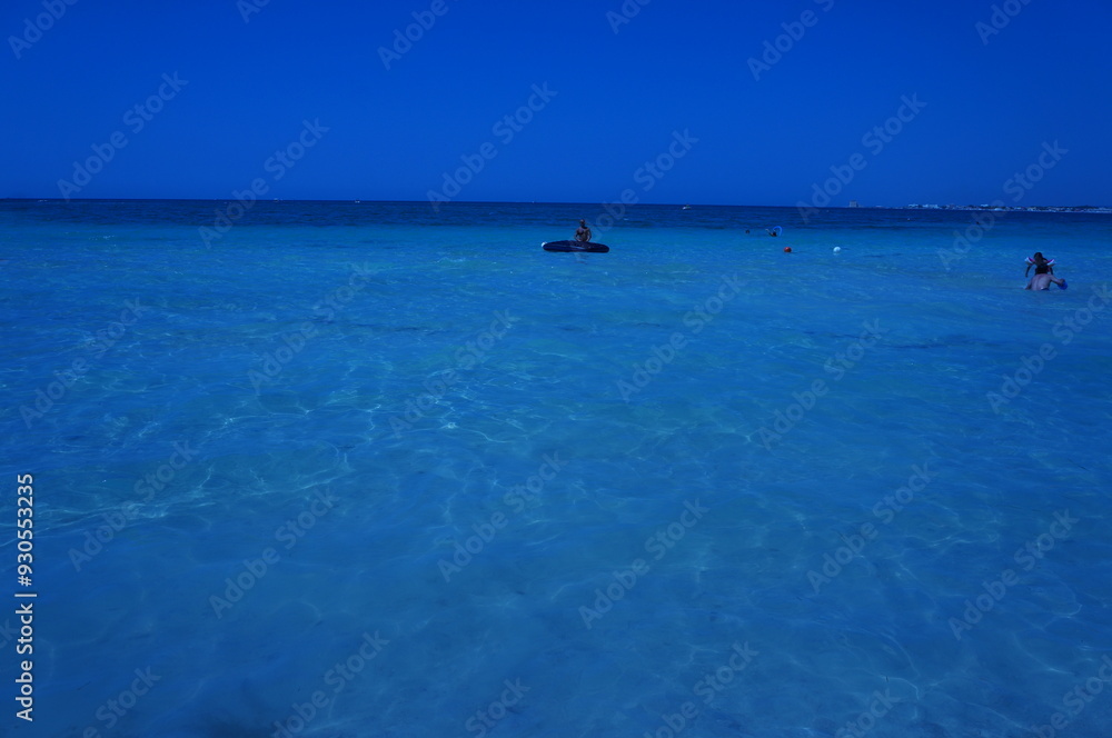 Fototapeta premium boat in the sea
