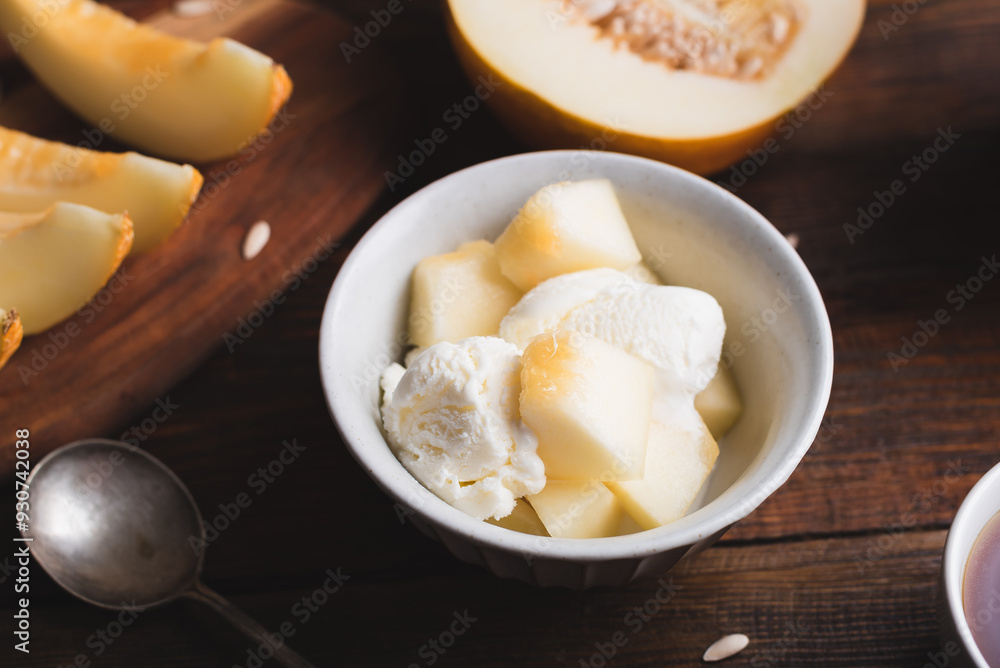 Vanilla Ice Cream with Honeydew Melon Slices Vanilla Ice Cream with Honeydew Melon Slices