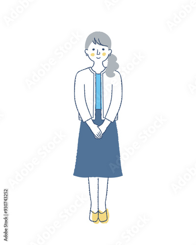手を組んでいる笑顔の女性