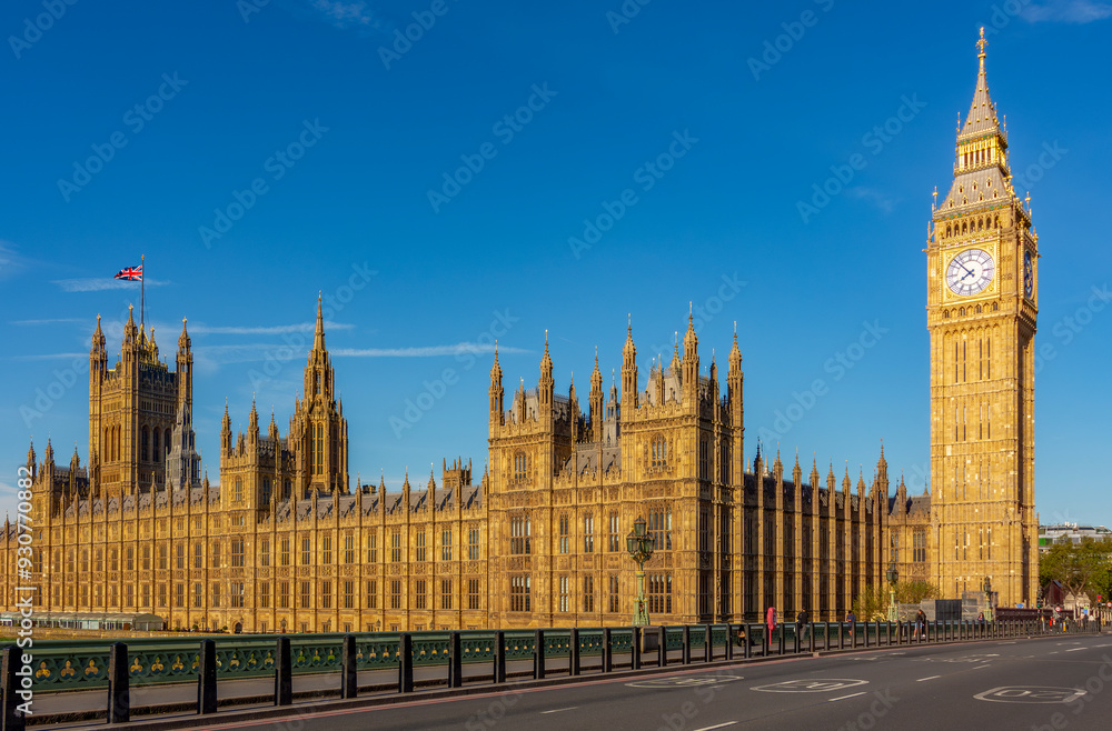 Fototapeta premium Big Ben with Houses of Parliament from Westminster bridge, London, UK