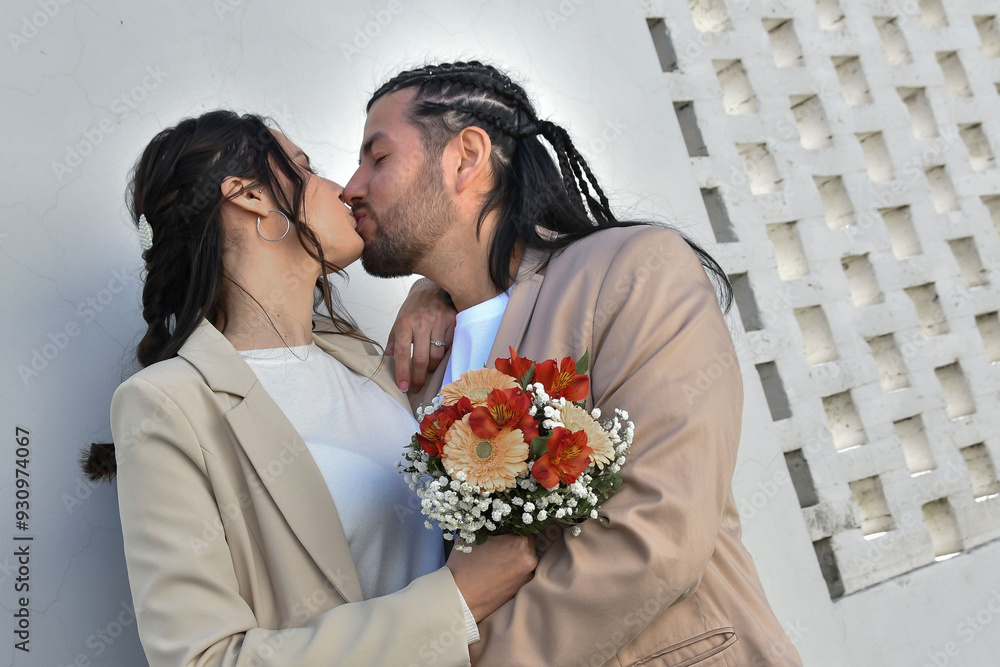 Pareja felizmente casados y enamorados