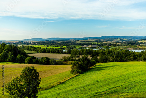 Unterwegs an einen spätsommerlichen Tal mit Blick in das wunderschöne Werratal bei Breitungen - Thüringen - Deutschland