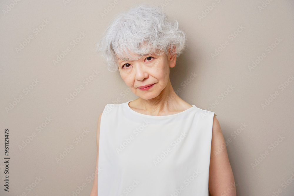 スキンケア フェイシャルケアイメージ シニア女性 スキンケア フェイシャルケアイメージ シニア女性