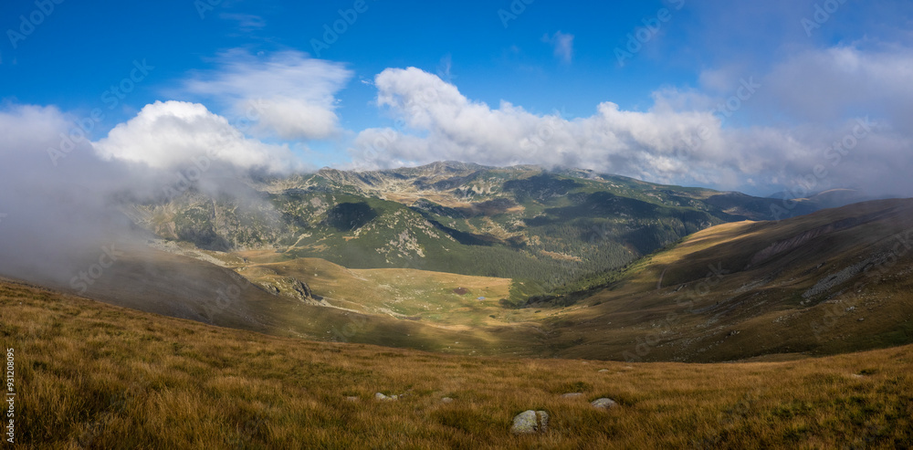 Obraz premium Mountain landscape in Parang mountains, Romania. Panoramic view.