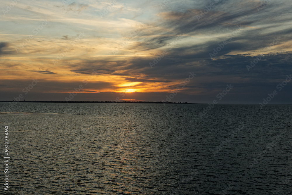 Fototapeta premium coucher du soleil sur saint martin de ré