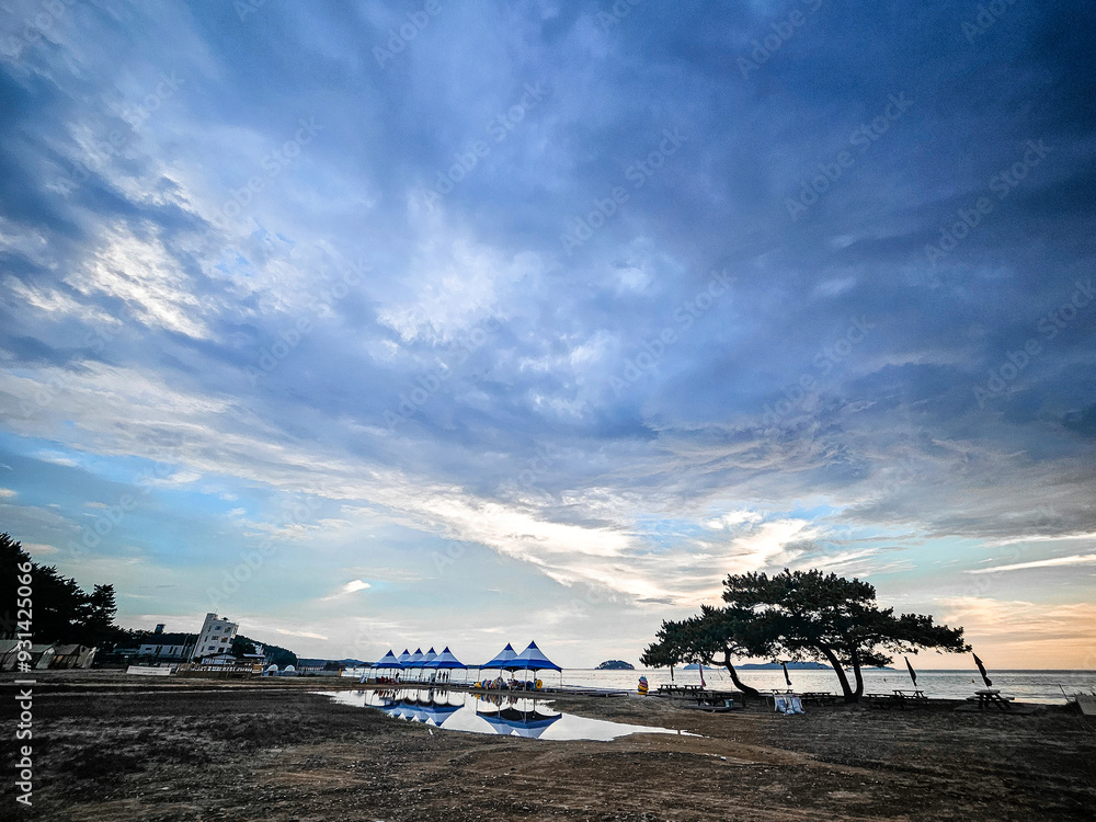 Hot Summer beautiful sunset in the West Sea in South Korea Hot Summer beautiful sunset in the West Sea in South Korea