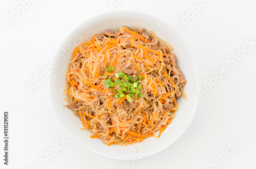 Obraz na płótnie 豚肉と糸コンニャクの炒め物 w salonie