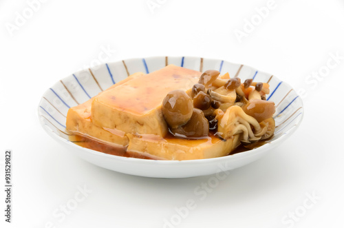 Obraz na płótnie 豆腐とシメジの甘辛煮 w salonie