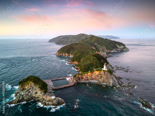 Fototapete Sadamisaki Lighthouse on the Sadamisaki Peninsula on the island of Shikoku, Japa