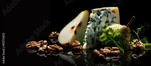 Blue cheese with walnuts pe...