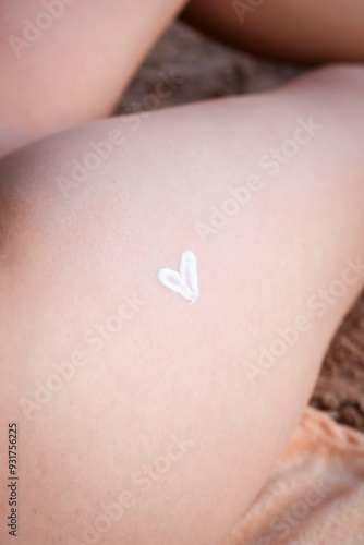 Wallpaper Mural texture of cream. SPF cream. Girl applying cream on the beach. moisturizer. close-up. smear Torontodigital.ca