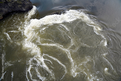 Fotografie Rapids and whirlpools at the reversing falls in the bay of fundy Canada New Brun