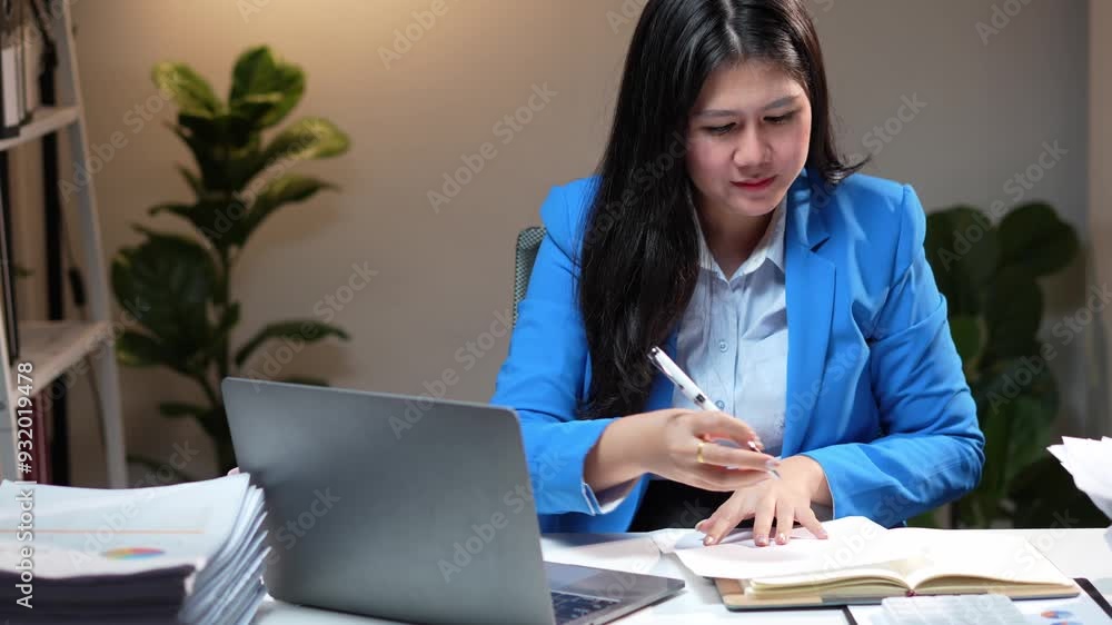 Businesswoman getting more and more stressed at work Businesswoman getting more and more stressed at work