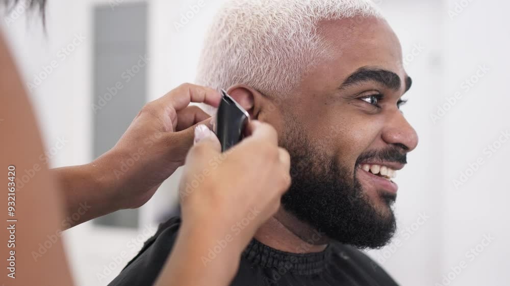 Professional hairdresser using beard trimmer to clean a haircut and hair dyeing_2.MOV Professional hairdresser using beard trimmer to clean a haircut and hair dyeing_2.MOV