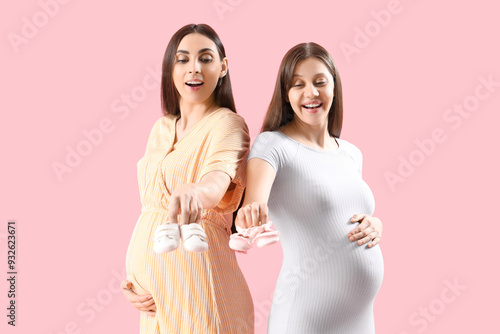 Pregnant female friends wit...